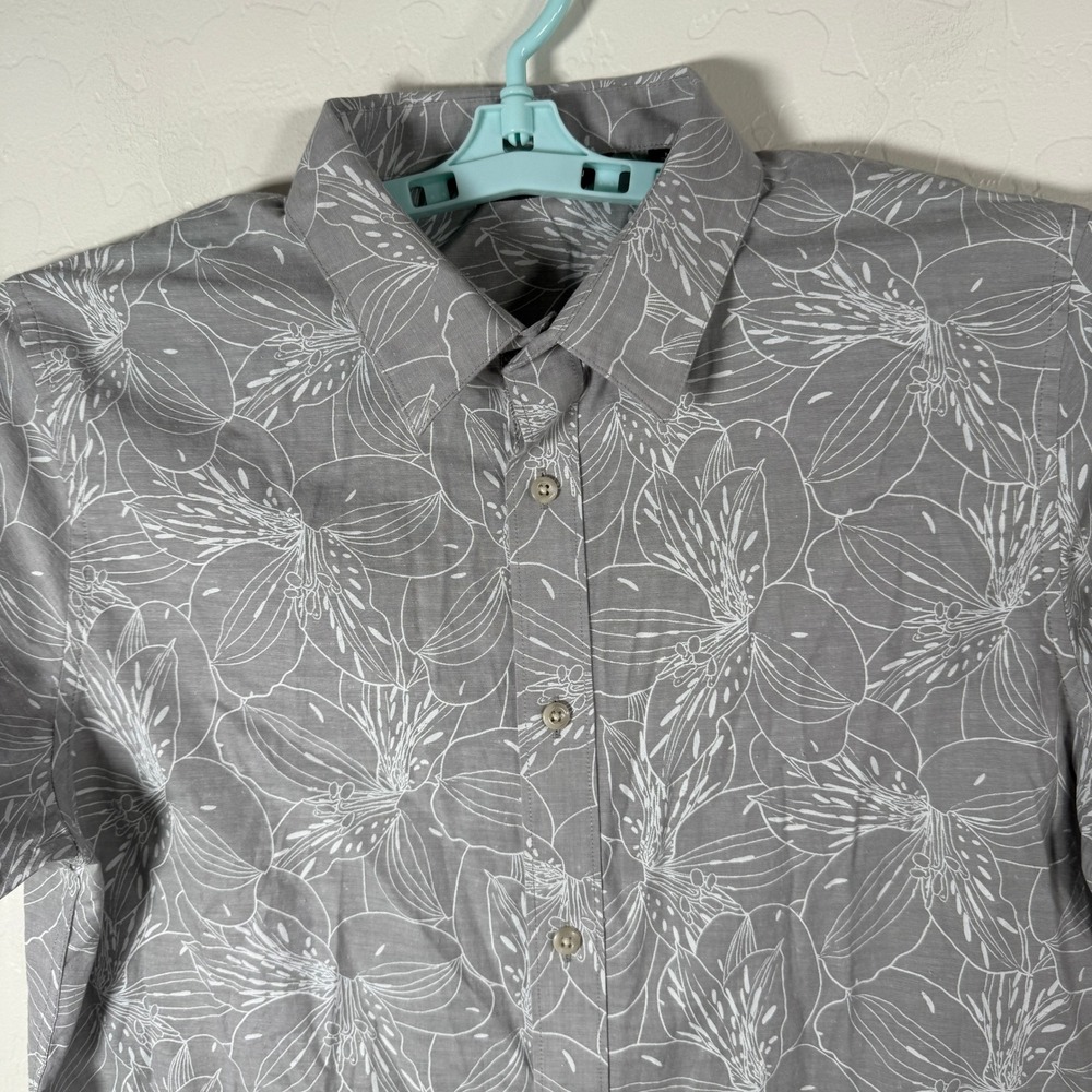 Travis Mathew Shirt Mens Medium Gray Floral Short Sleeve Golf Casual Hawaiian